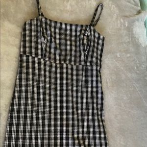 black, white and gray hollister dress